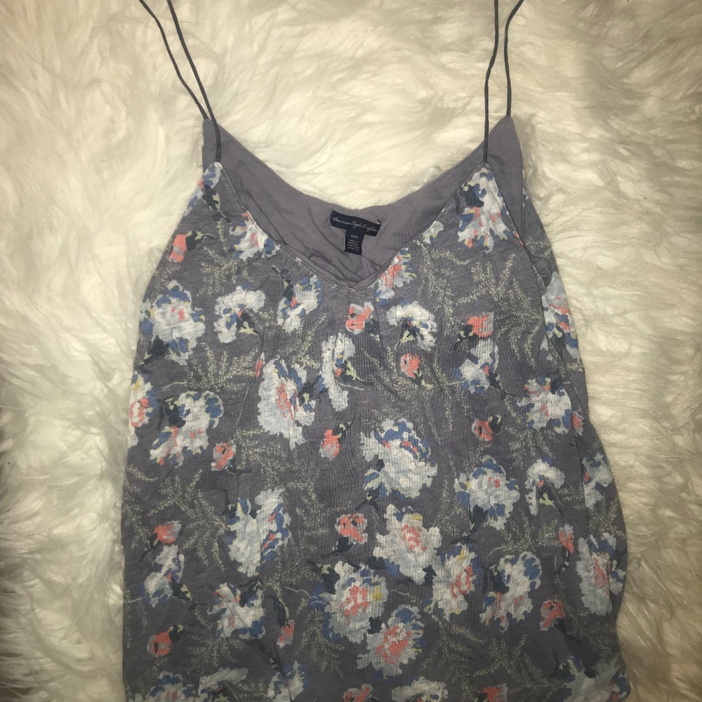 American Eagle Grey Flower Print Top